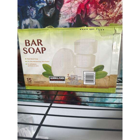 KIRKLAND Signature Bar Soap Made With 5 Shea Butter 15 Bars 4.2 lb - Picture 4 of 4
